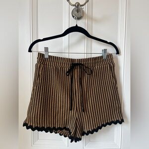Woven Tan and Black Scallop Hem Women's Shorts